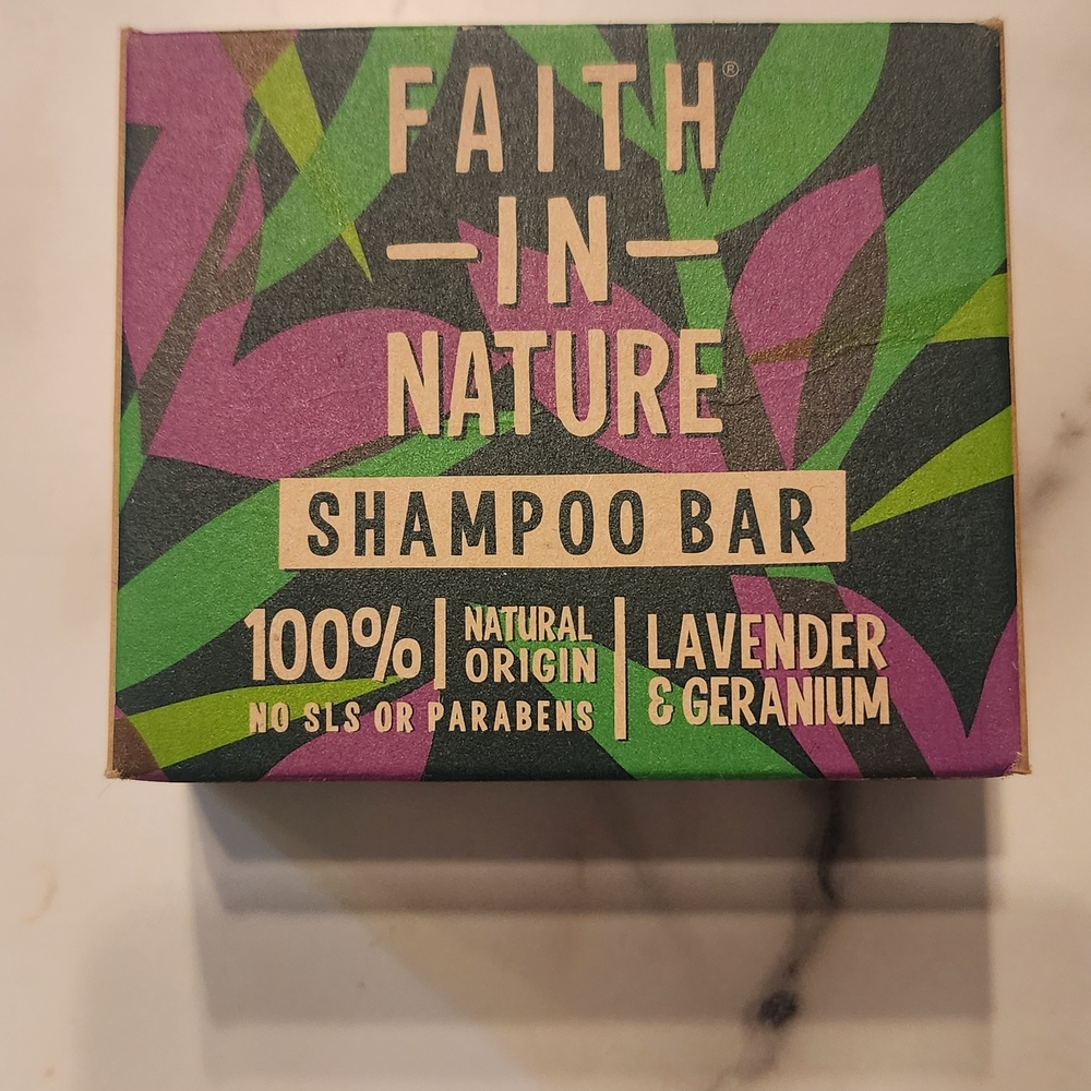 Lavender & Geranium Shampoo Bar - Green and Purple